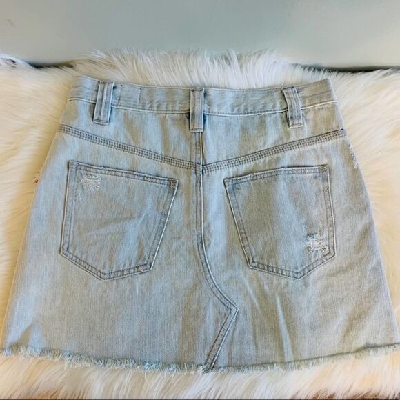NWTāFreeāPeopleāDistressedĀ SidecarāDenimāSkirt! - Picture 5 of 7